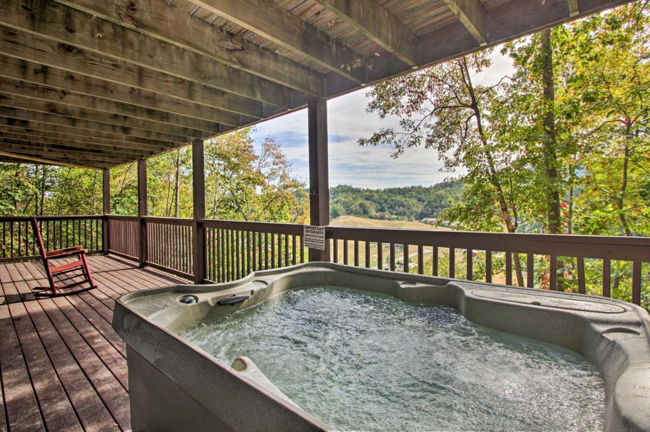 Pigeon Forge Scenic Solitude With Private Hot Tub! Exterior photo