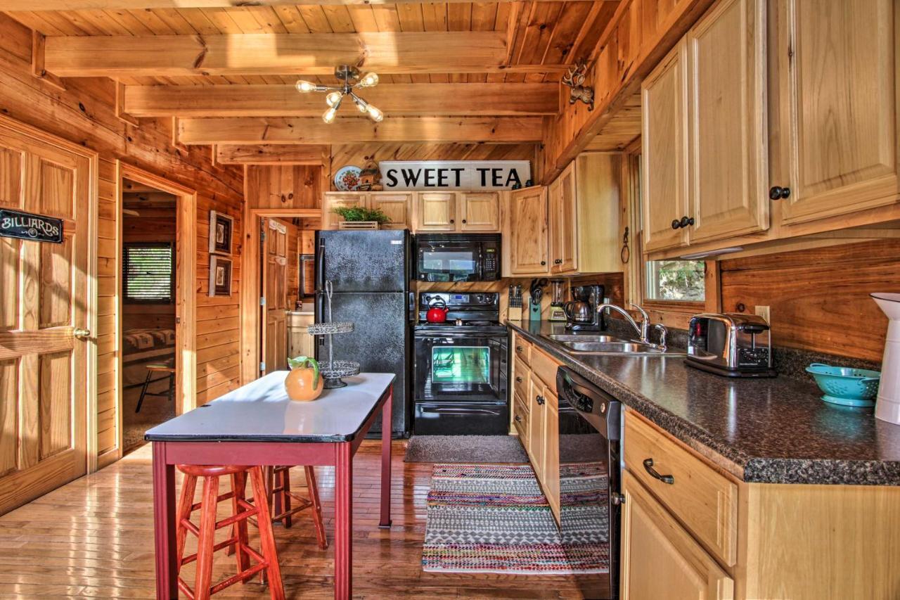 Pigeon Forge Scenic Solitude With Private Hot Tub! Exterior photo